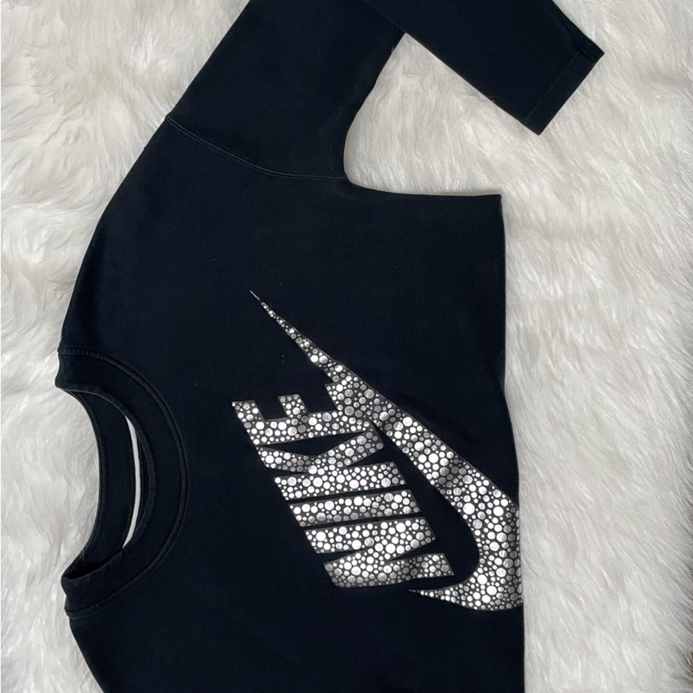 Nike sweater size small in excellent condition